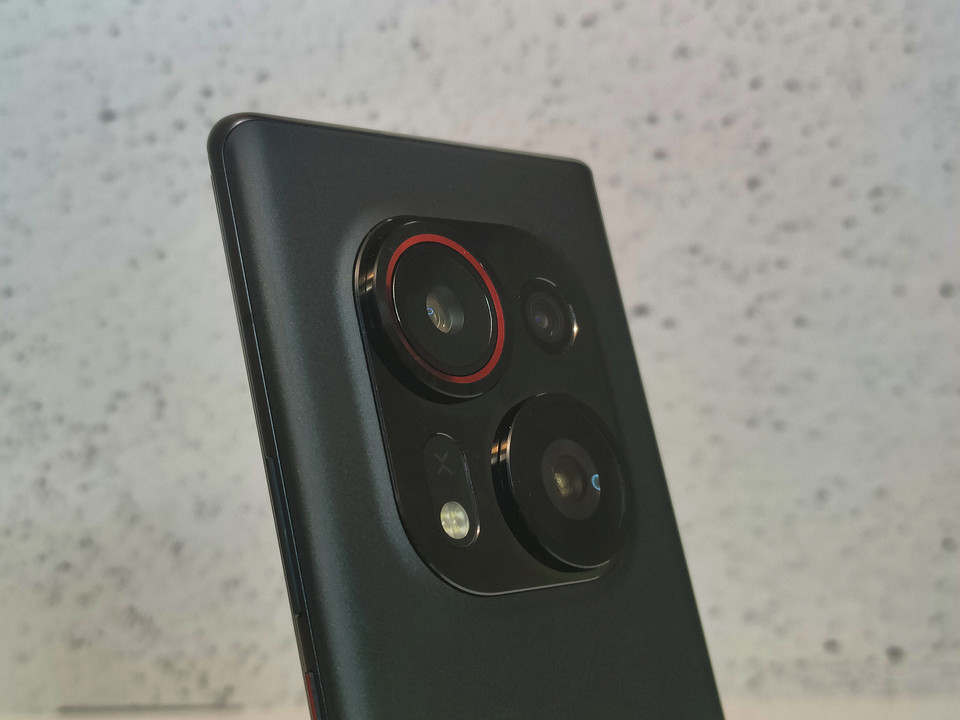 Обзор смартфона TECNO PHANTOM X2 Pro: флагман с выдвижным объективом