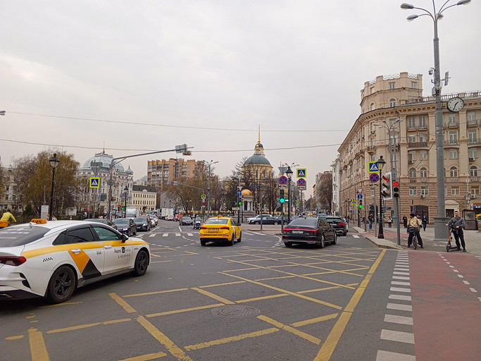 Обзор смартфона TECNO Spark 10 Pro: бюджетник с отличной фронталкой