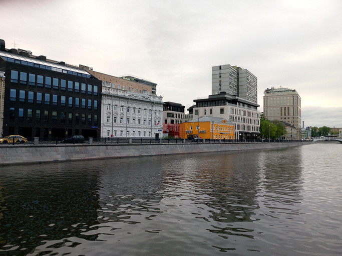 Обзор смартфона TECNO Spark Go 2023: бюджетник нашего времени