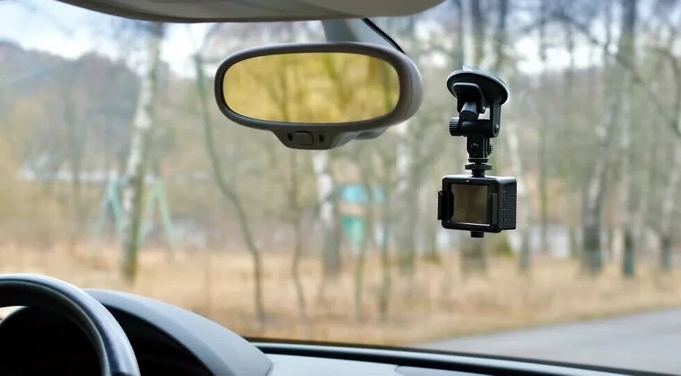 Третий глаз: как выбрать видеорегистратор для автомобиля?