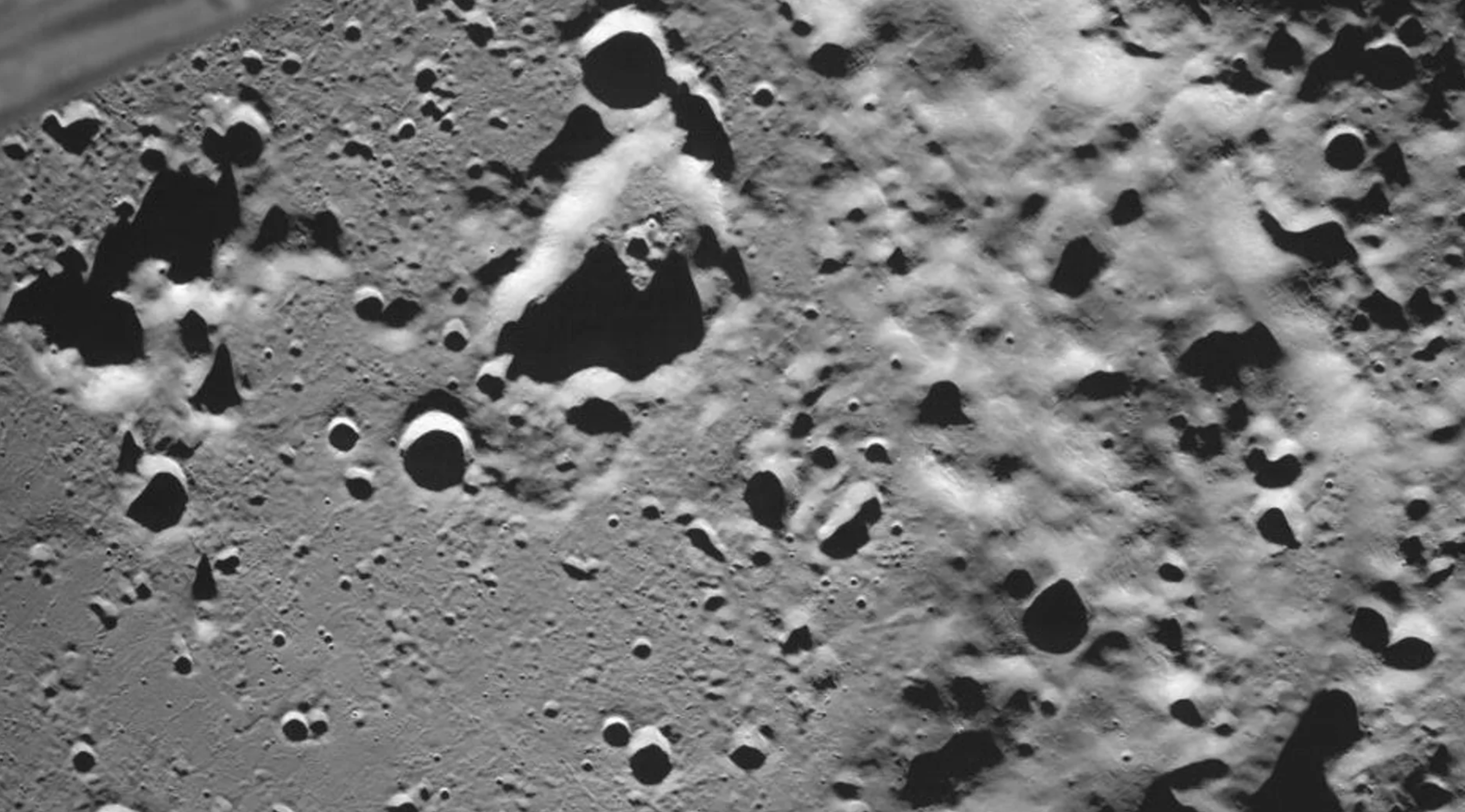 Первый спутник на поверхности луны. Луна-25 автоматическая межпланетная станция. Российская станция Луна 25. Снимки поверхности Луны.