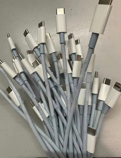iPhone 15 и iPhone 15 Pro получат кабели USB-C в цвет корпуса