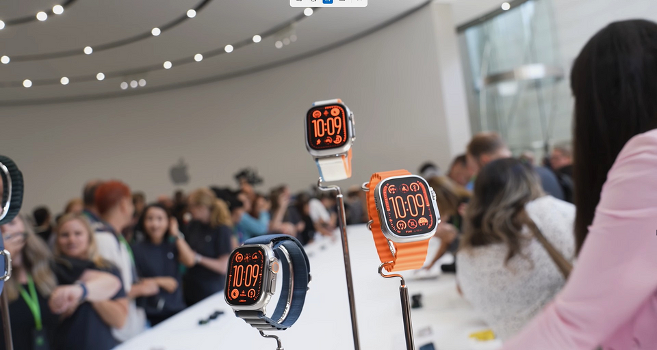 Опубликованы живые фото iPhone 15 Pro, 15 Pro Max, Apple Watch Ultra 2 и Watch Series 9