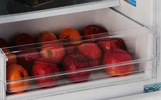 И в холодильной, и в морозильной камере есть функция No Frost, с которой (за счёт циркуляции холодного воздуха) не будет наледи на стенках холодильника. Так что и размораживать его не при...