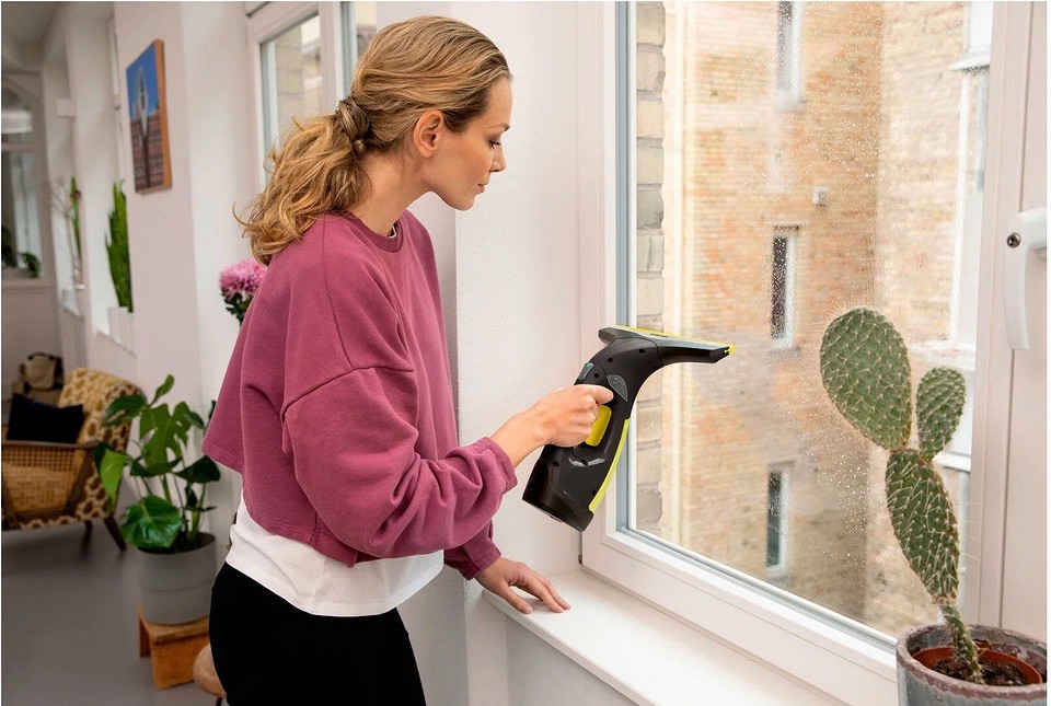 Техника для мойки окон: какой бывает и чем отличается Техника для мойки окон: какой бывает и чем отличается