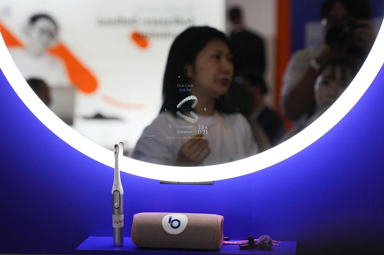 Представлено смарт-зеркало BMind с ИИ, которое заменит тренера по медитации и психолога