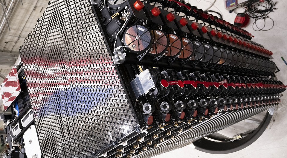 Илон Маск показал спутники Starlink, которые подключаются напрямую к смартфонам