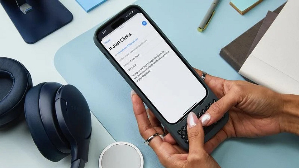 Этот чехол превратит любой iPhone в BlackBerry