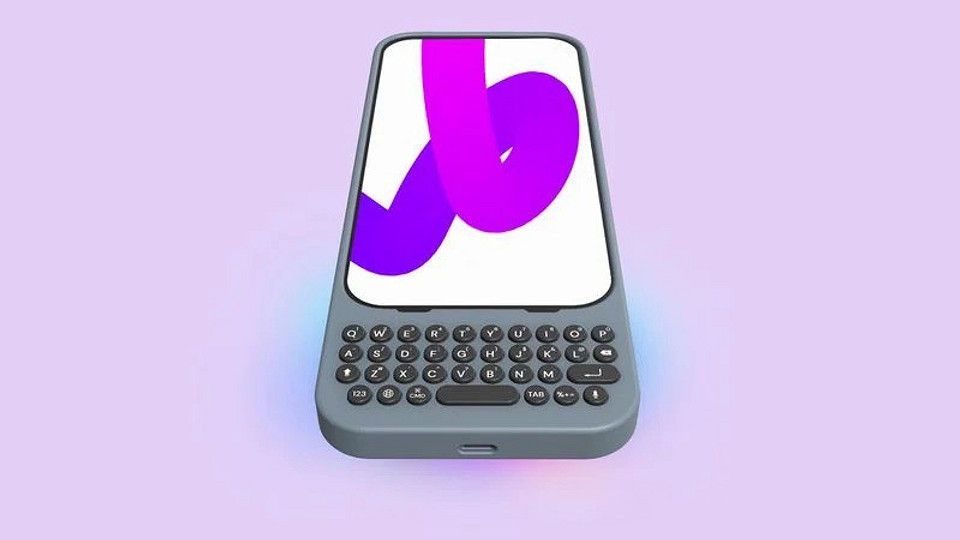 Этот чехол превратит любой iPhone в BlackBerry