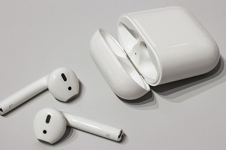 Какие модели наушников AirPods существуют и в чем разница