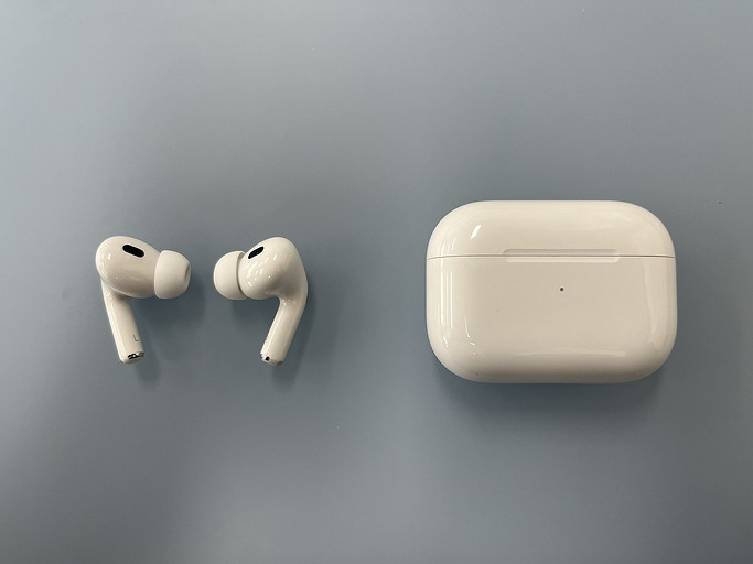 Какие модели наушников AirPods существуют и в чем разница
