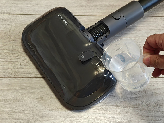 Dreame представил новую модель пылесоса Dreame R20 Aqua с насадкой для влажной уборки