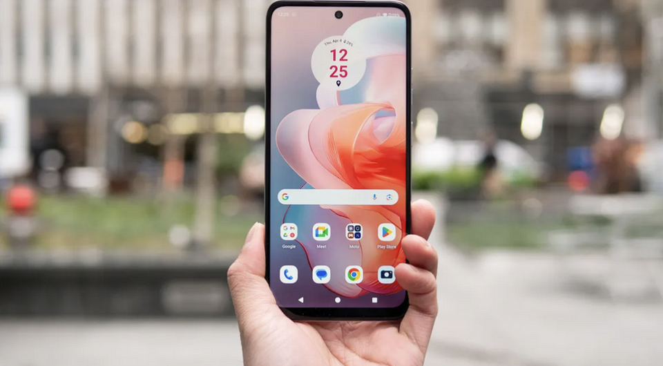 Названы 5 лучших смартфонов дешевле $300 на осень 2024