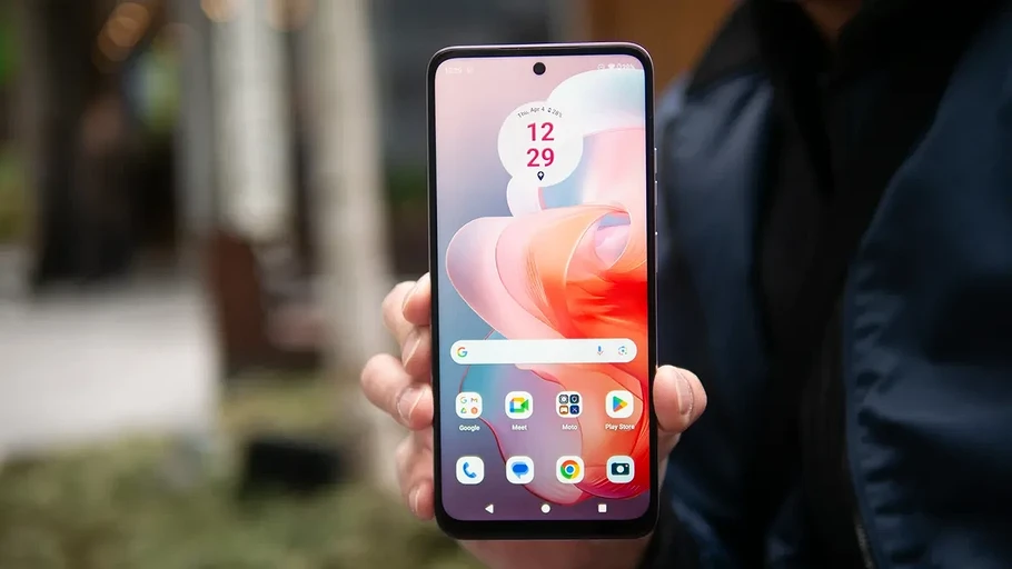 Названы 5 лучших смартфонов дешевле $300 на осень 2024