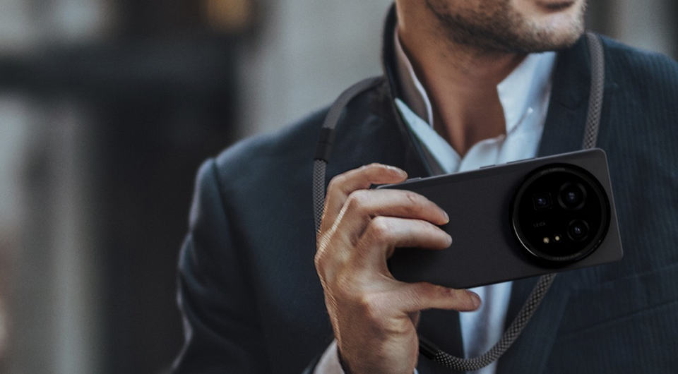 Представлен флагман Sharp Aquos R9 Pro с самым большим сенсором камеры в мире