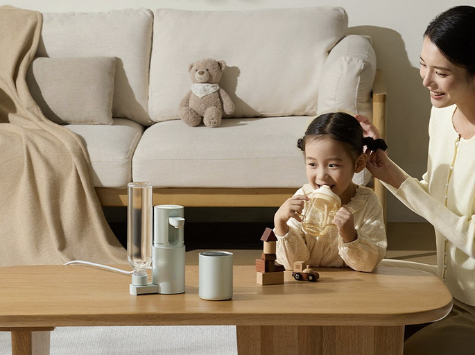 Xiaomi выпустила портативный диспенсер с функцией быстрого нагрева воды