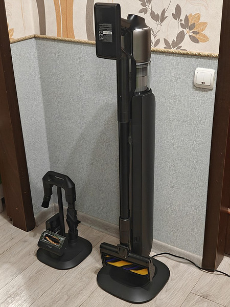 Обзор вертикального пылесоса Dreame Z40 Station: станция самоочистки и насадка для питомцев