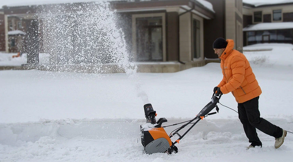 Топ-6 электрических снегоуборщиков в 2024 — убираем снег быстро и без усилий