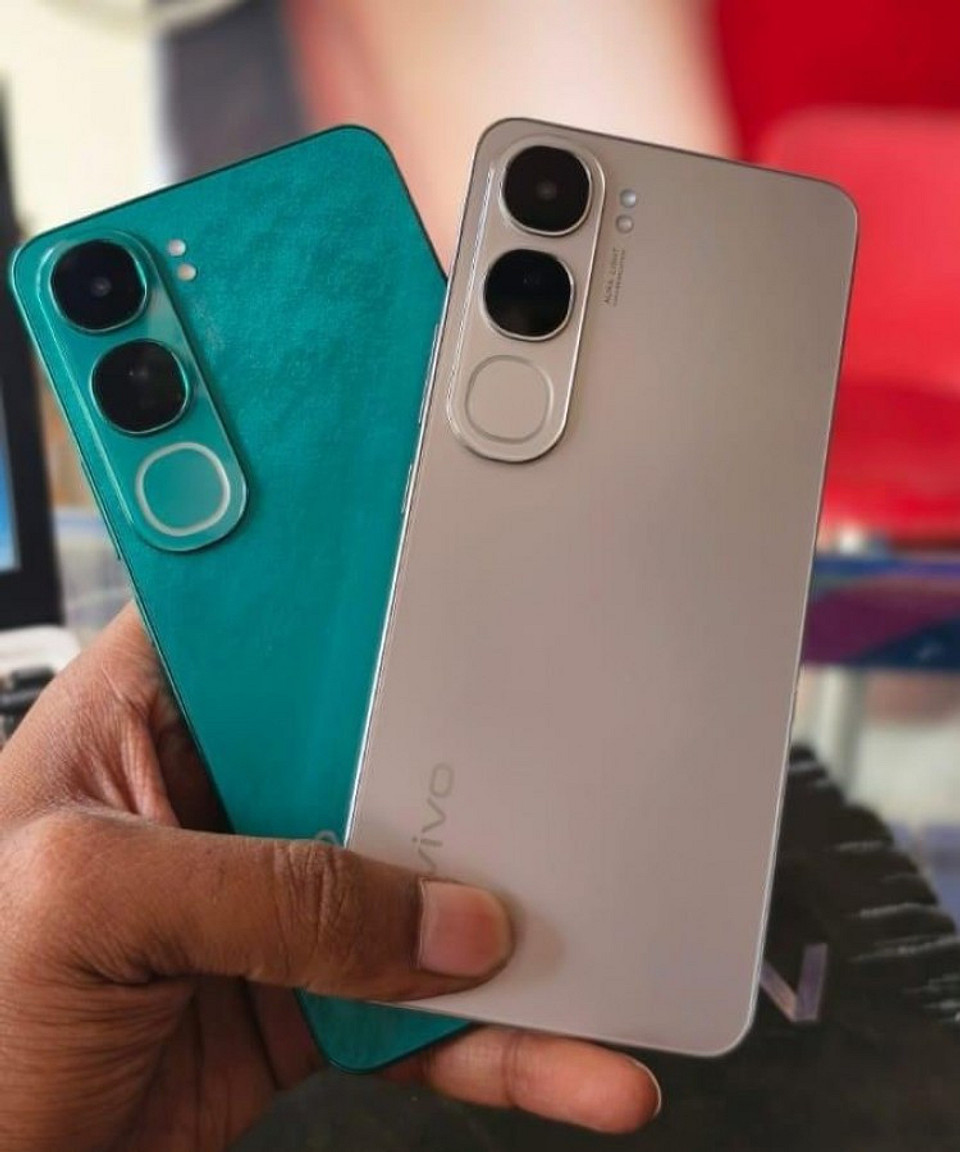 Vivo Y300 5G засветился на живых фотографиях до презентации Vivo Y300 5G засветился на живых фотографиях до презентации