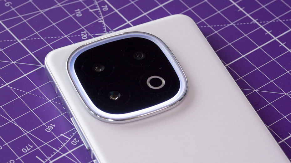 iQOO 13 признан самым долгоиграющим смартфоном на Android  тест от GSMArena