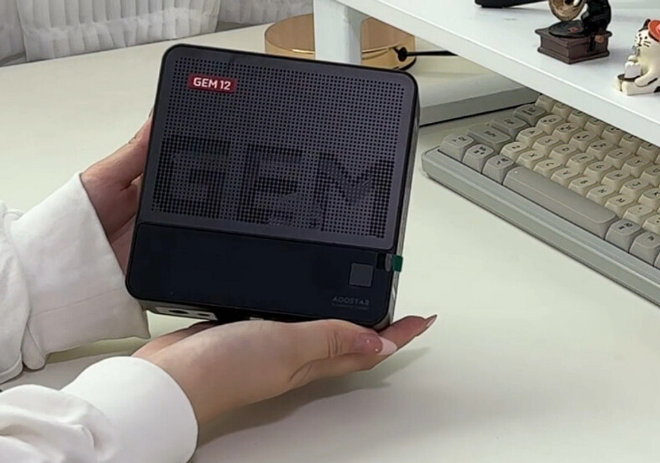 Представлен игровой мини-ПК Aoostar Gem 12 Pro Max с процессором AMD R7-8845HS и 128 ГБ оперативки