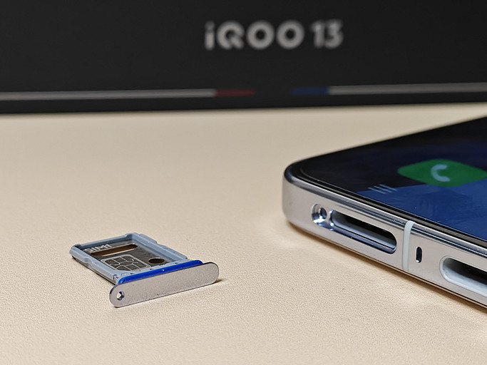 Обзор смартфона iQOO 13: один из лучших для игр и сложных задач