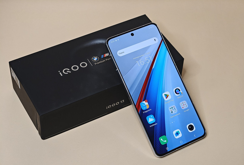 Обзор смартфона iQOO 13: один из лучших для игр и сложных задач