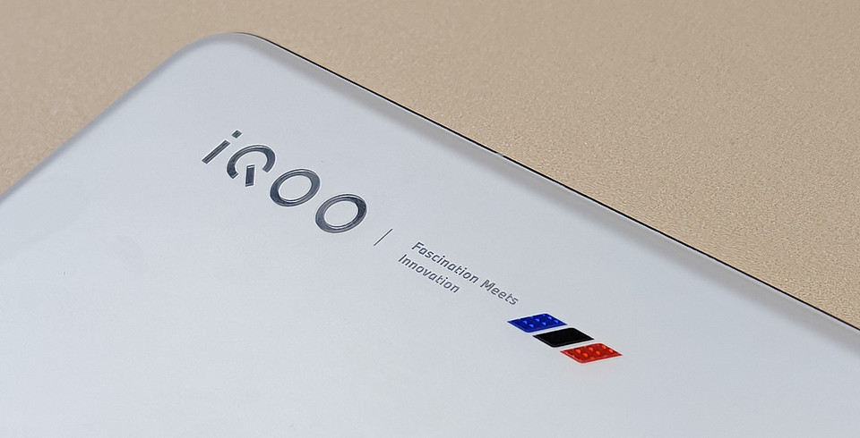 Обзор смартфона iQOO 13: один из лучших для игр и сложных задач