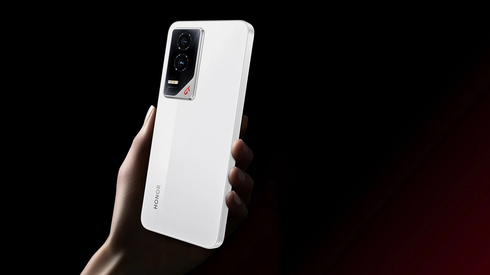 Спортивный и игровой: представлен субфлагман HONOR GT с чипом Snapdragon 8 Gen 3 Спортивный и игровой: представлен субфлагман HONOR GT с чипом Snapdragon 8 Gen 3