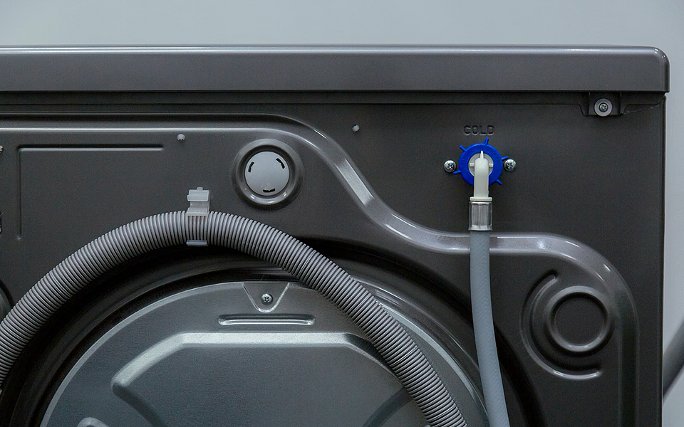 Почему гудит стиральная машинка — разбираемся в причинах Почему гудит стиральная машинка — разбираемся в причинах