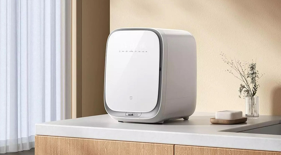 Xiaomi представила миниатюрную стиральную машину для мелких вещей