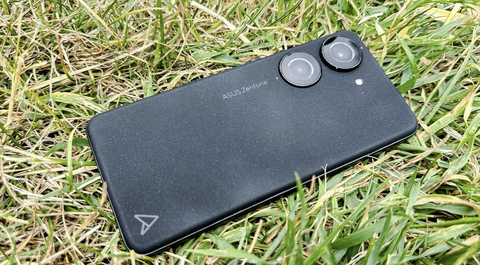 Названы 5 лучших компактных смартфонов на декабрь 2024 — три на Android и два на iOS