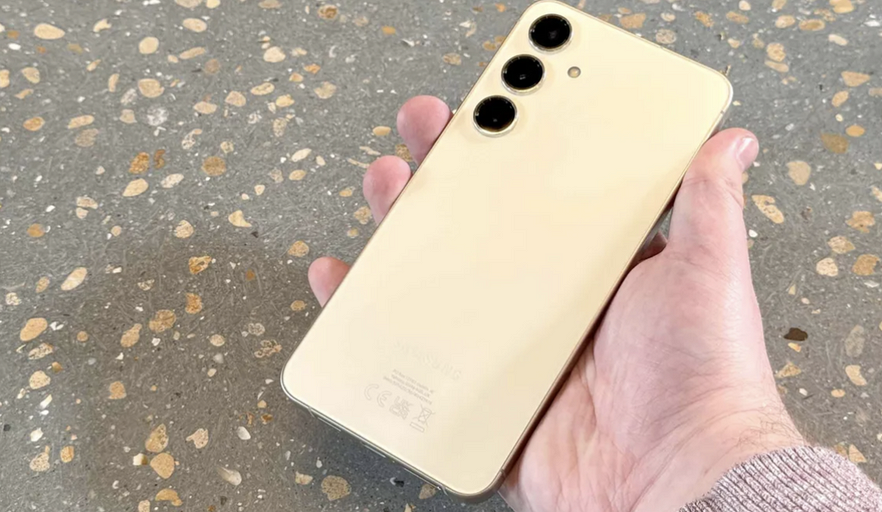 В Toms Guide назвали «народный» Galaxy S24 FE лучшим смартфоном Samsung в 2024 году