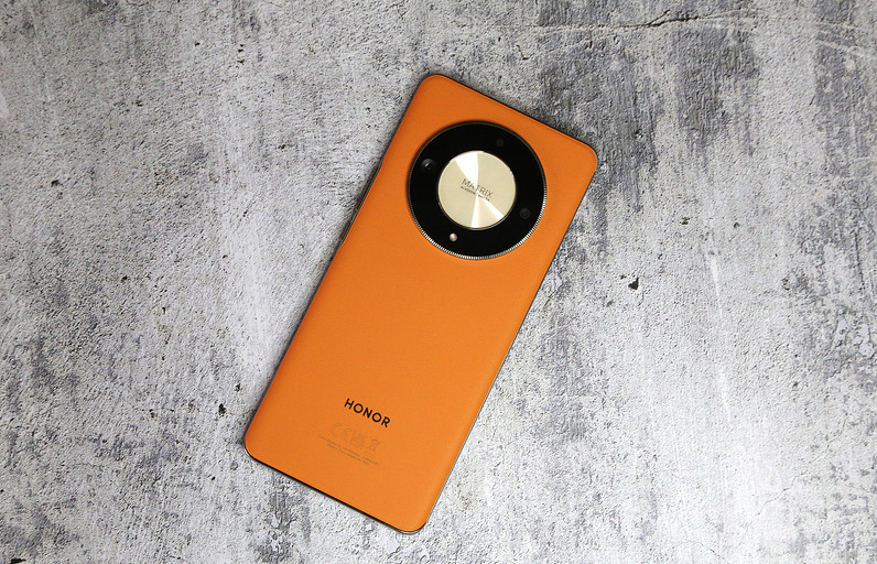 Обзор смартфона Honor X9b: космический дизайн и модный прочный экран