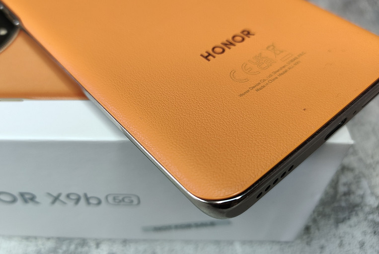 Обзор смартфона Honor X9b: космический дизайн и модный прочный экран