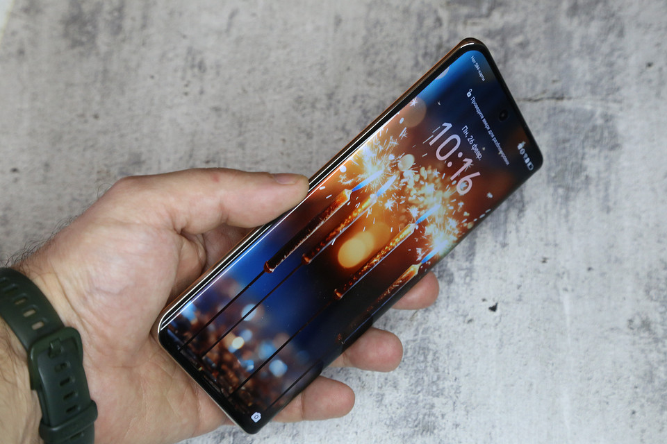 Обзор смартфона Honor X9b: космический дизайн и модный прочный экран