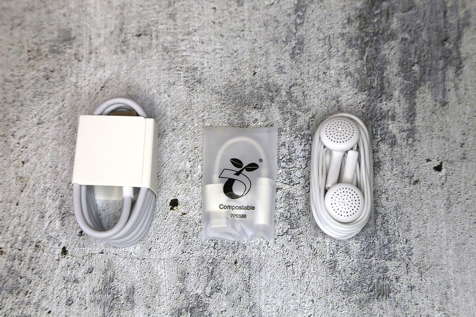 Обзор смартфона Honor X9b: космический дизайн и модный прочный экран