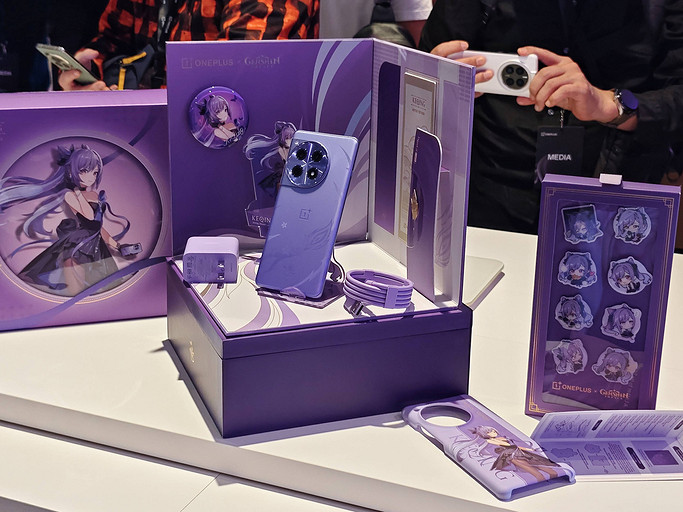 Представлена спецверсия OnePlus 12R для фанатов Кэ Цин из Genshin Impact