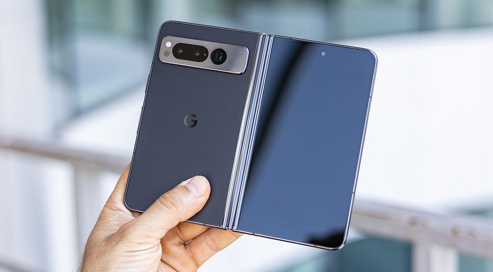 Google Pixel Fold 2 засветился на шпионских снимках