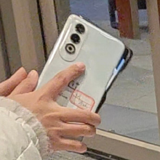 OnePlus Ace 3V показали на шпионских фото