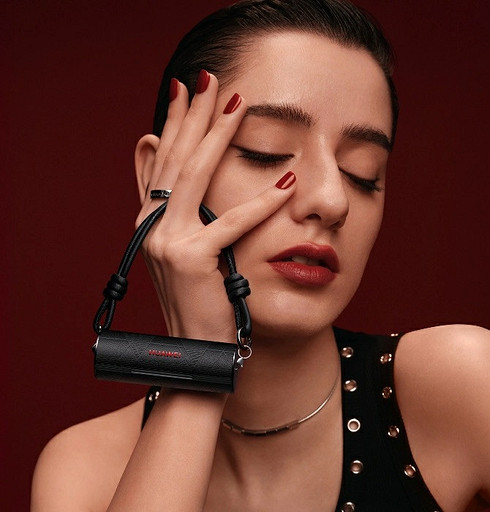 Huawei представила стильные наушники FreeBuds Lipstick 2