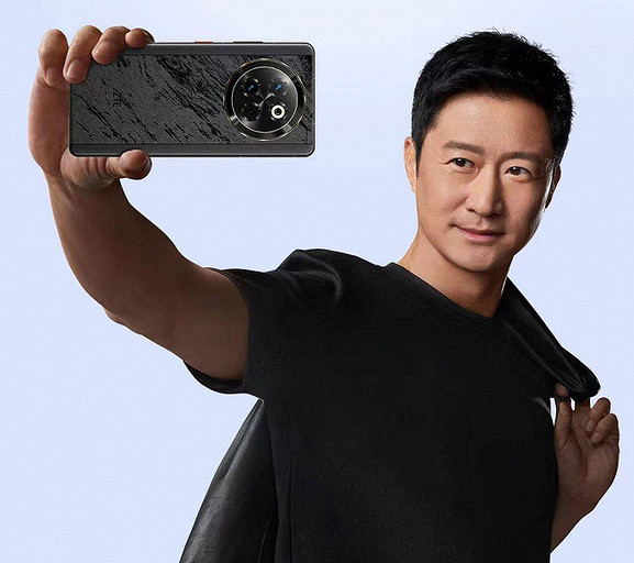 Представлен топовый смартфон ZTE Axon 60 Ultra со спутниковой связью и батареей на 6000 мА*ч