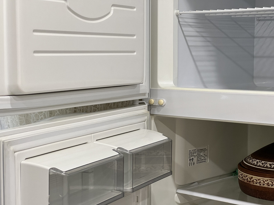 Как поменять сторону открывания холодильника — подробная инструкция Как поменять сторону открывания холодильника — подробная инструкция