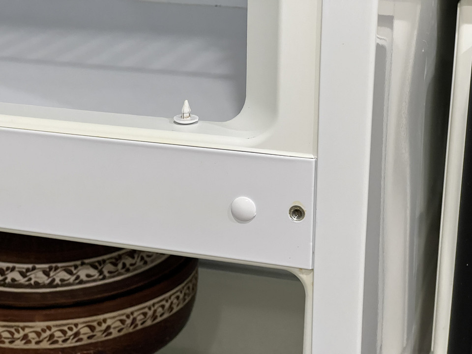 Как поменять сторону открывания холодильника — подробная инструкция Как поменять сторону открывания холодильника — подробная инструкция