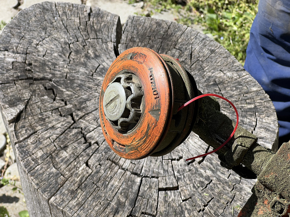 Как заменить леску на триммере: инструкция с фотографиями Как заменить леску на триммере: инструкция с фотографиями