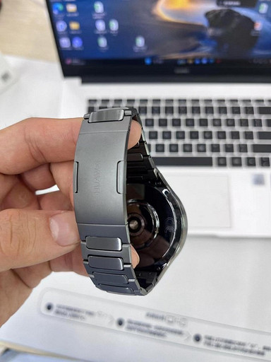 Huawei Watch 4 Pro Space Exploration показали на фотографиях до релиза