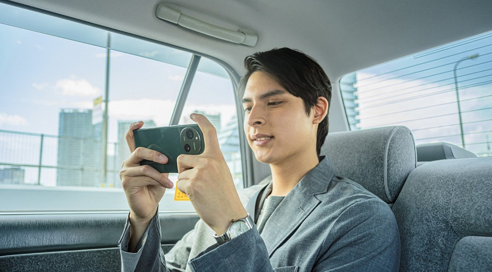 Sharp выпустила камерофон Aquos R9 с необычным дизайном и доступный Aquos wish4