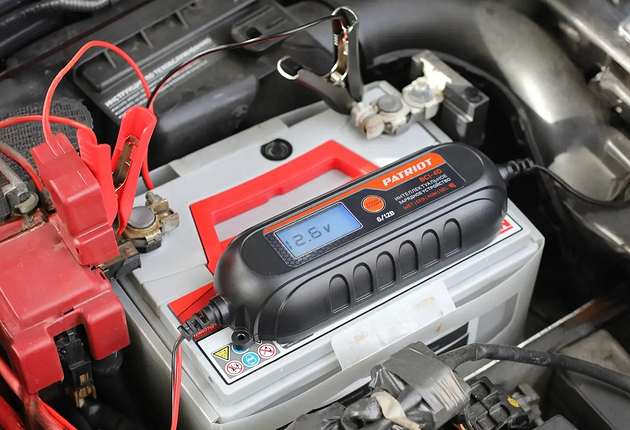 Зарядные устройства для аккумулятора автомобиля: 6 простых и надежных моделей