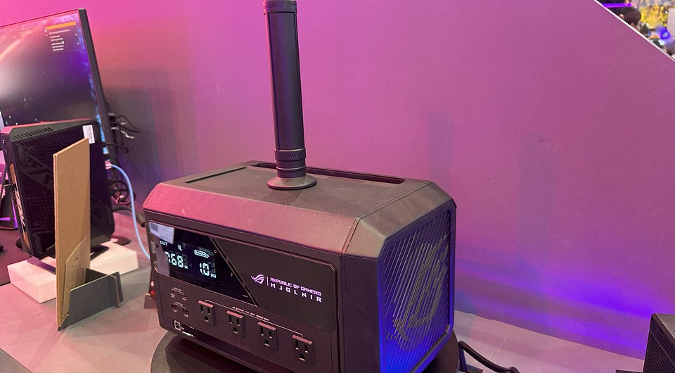 ASUS представила мощный ИБП ROG Mjolnir. Да, он выглядит как настоящий молот Тора