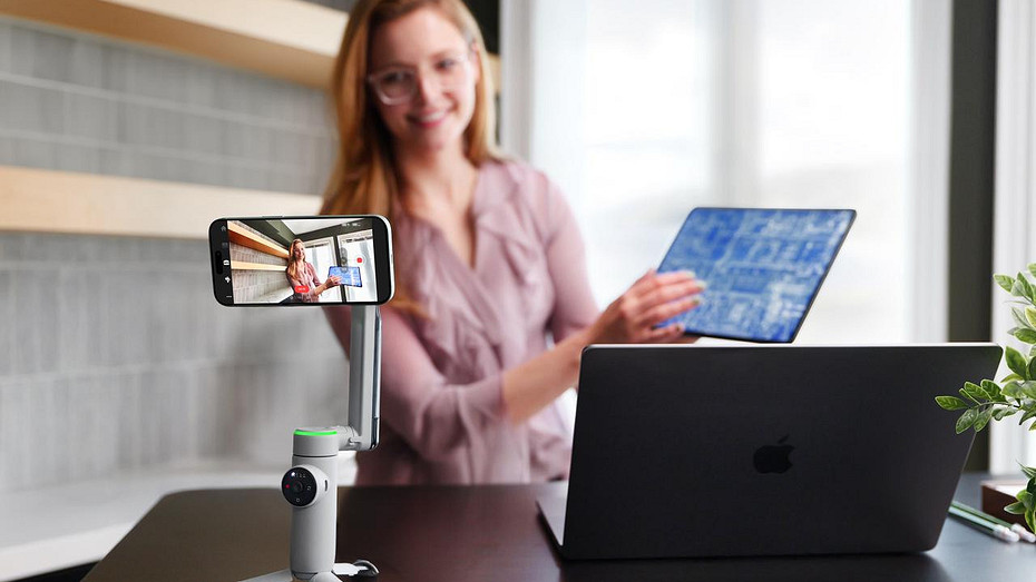 Insta360 выпустила трёхосевой стабилизатор Flow Pro AI для iPhone